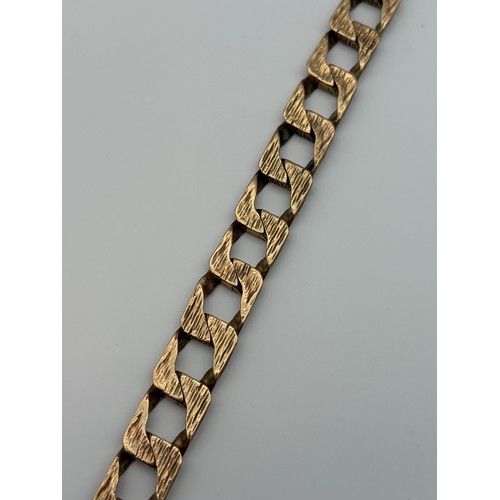 508 - 9CT GOLD TEXTURED BARK BROAD FLAT LINK BRACELET 38.7G