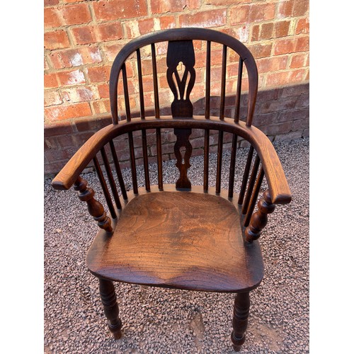92 - 19TH CENTURY ELM WINDSOR ARMCHAIR (STRETCHERS MISSING)