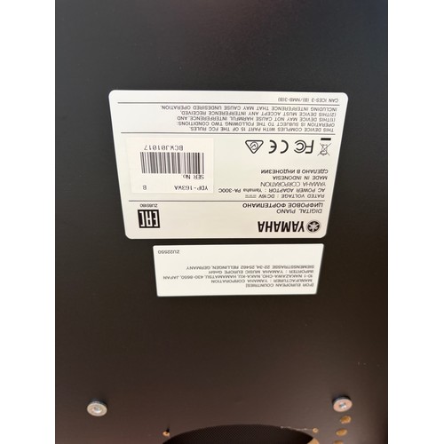 7 - YAMAHA CLAVINOVA ASH ELECTRIC PIANO