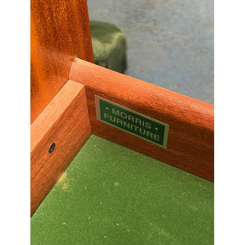 14 - MORRIS TEAK GLAZED LOUNGE UNIT