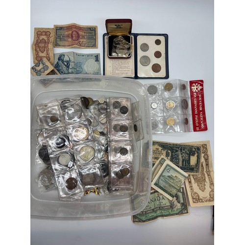 494 - TUB OF MIXED GB PRE DECIMAL AND DECIMAL COINS, WORLD AND COMMONWEALTH BANK NOTES, CARTWHEEL PENNIES