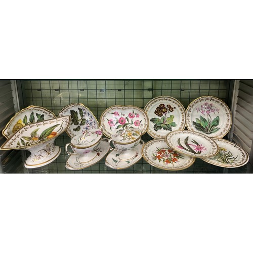 471 - WILLIAM QUAKER PEGG EARLY 19TH CENTURY DERBY PORCELAIN PART TABLE SERVICE PAINTED WITH BOTANICAL STU...