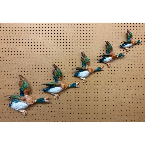 290 - GRADUATED SET OF FIVE BESWICK GLOSS FLYING GEESE WALL PLAQUES