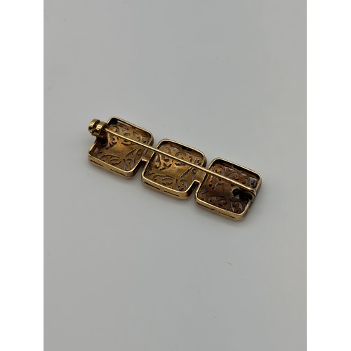 602 - UNMARKED YELLOW METAL TRIPLE TILE FILIGREE BAR BROOCH 6.2G APPROX