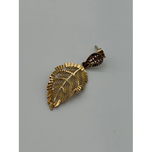 600 - 9CT GOLD PAPERCLIP LINK CHAIN AND PAIR OF FILIGREE LEAF EARRINGS 4G APPROX
