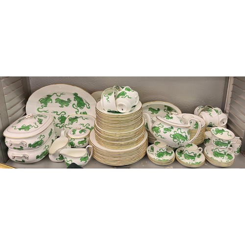 456 - EXTENSIVE WEDGWOOD BONE CHINA CHINESE TIGER PATTERN TABLE SERVICE-WILLIAMSBURG COMMEMORATIVE WARE
