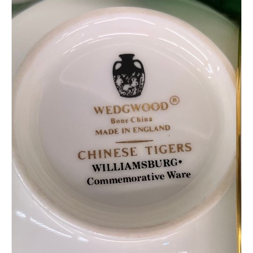 456 - EXTENSIVE WEDGWOOD BONE CHINA CHINESE TIGER PATTERN TABLE SERVICE-WILLIAMSBURG COMMEMORATIVE WARE