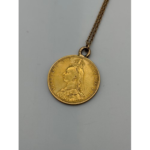 567 - QUEEN VICTORIA 1887 SOVEREIGN COIN PENDANT ON 9CT TRACE CHAIN 9.6G OVERALL