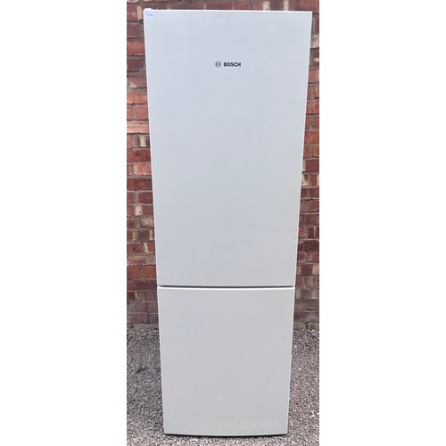 33 - BOSCH UPRIGHT FRIDGE FREEZER