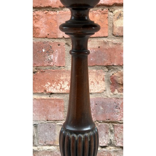 13 - REPRODUCTION GEORGIAN STYLE MAHOGANY TRIPOD WINE TABLE