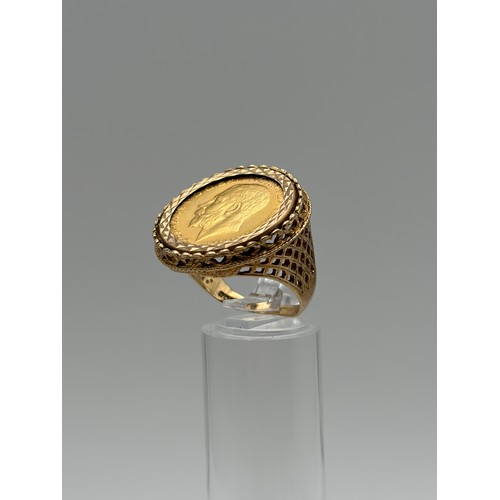 492 - GEORGE V 1913 SOVEREIGN COIN RING IN 9CT MOUNT 13.1G OVERALL
