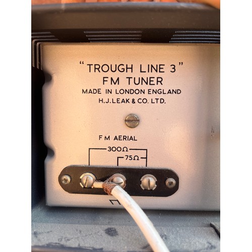 453C - VINTAGE  LEAK TROUGH LINE 30 TUNER AMPLIFIER.