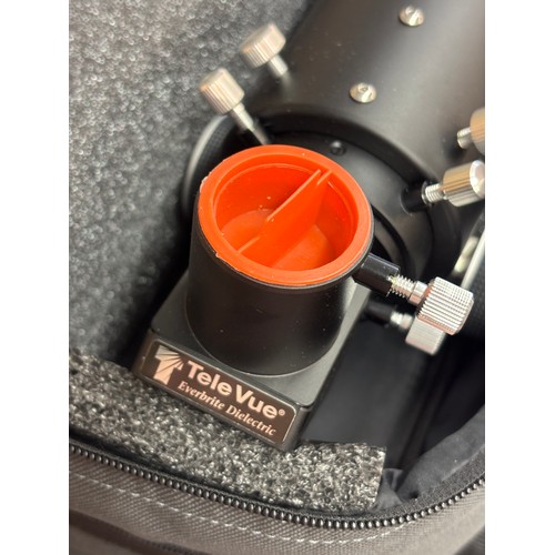 373 - CASED TELE VUE-85 600MM 1/7APO TELESCOPE NO.4399