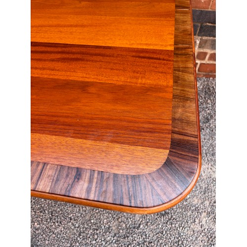 12 - REGENCY STYLE CROSS BANDED SINGLE PEDESTAL BREAKFAST TABLE