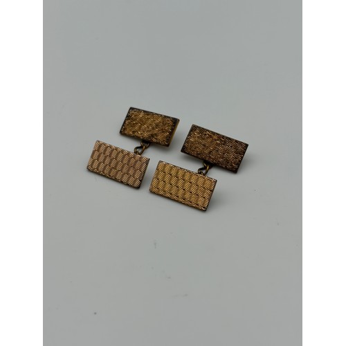 PAIR OF 9CT GOLD ENGINE TURNED RECTANGULAR CUFF LINKS 3.9G AND A ...