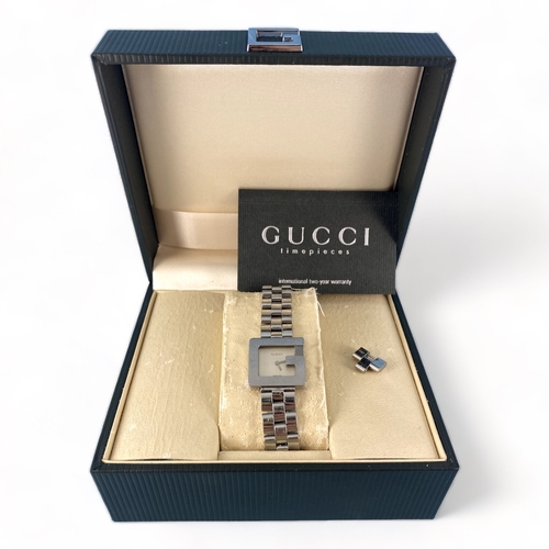 164 - GUCCI Ladies Watch 3600L White Face
“good condition --- see photos for reference”
Strap Material - S... 