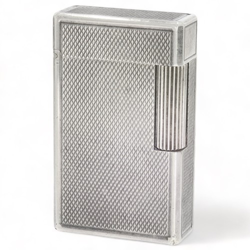 218 - ST Dupont 8001bu Lighter With a silver design