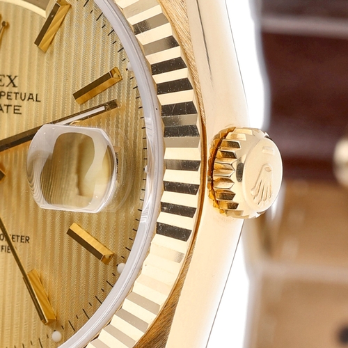 165 - ROLEX DAY-DATE LEATHER STRAP YELLOW GOLD -18238

BRAND	Rolex
MODEL	Day-Date
MODEL NUMBER	18238
MOVEM... 