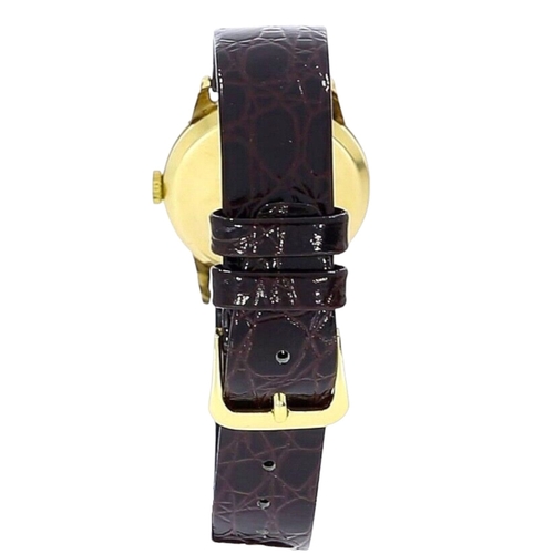 94 - 9k Solid Gold Tudor Royal Hand-Winding
“brand new strap good condition --- see photos for reference”... 