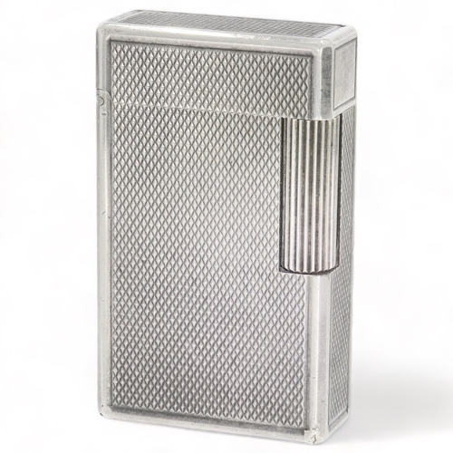 ST Dupont 8001bu Lighter With a silver design