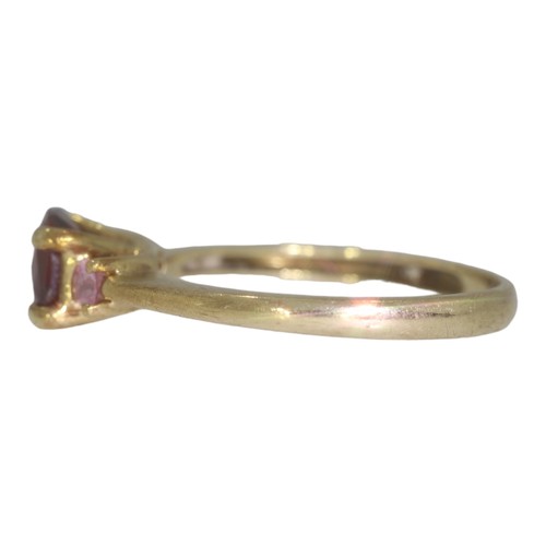 60 - 9ct gold garnet and pink sapphire and three stone ring. Set with a chequer cut garnet and pink sapph... 