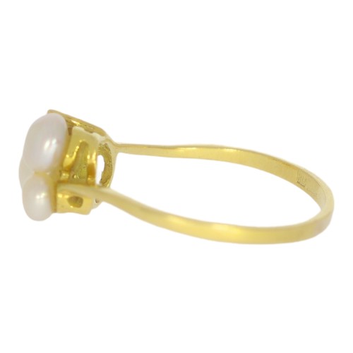 39 - 18ct Yellow Gold DIA and Pearl ring.
Size K