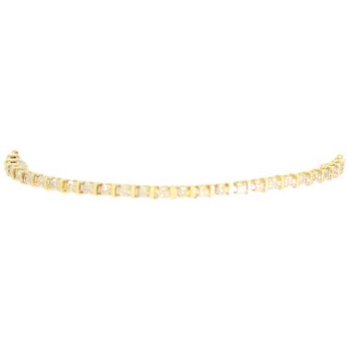 57 - 9ct gold diamond tennis bracelet. Set with brilliant cut diamonds of 1.00ct calculated weight, asses... 