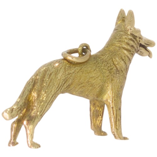 226 - 9ct Alsatian dog Charm/ Pendant