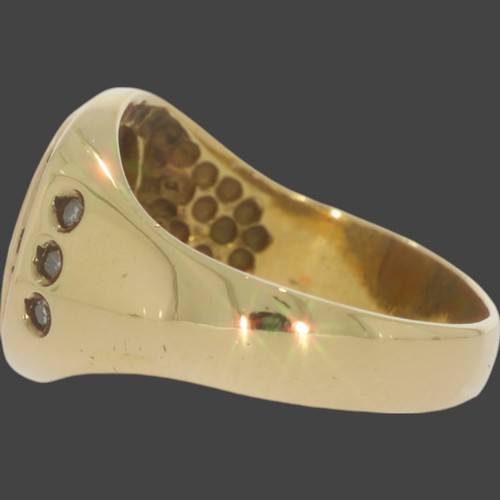 78 - 9ct yellow gold and DIA chip mens signet style ring.