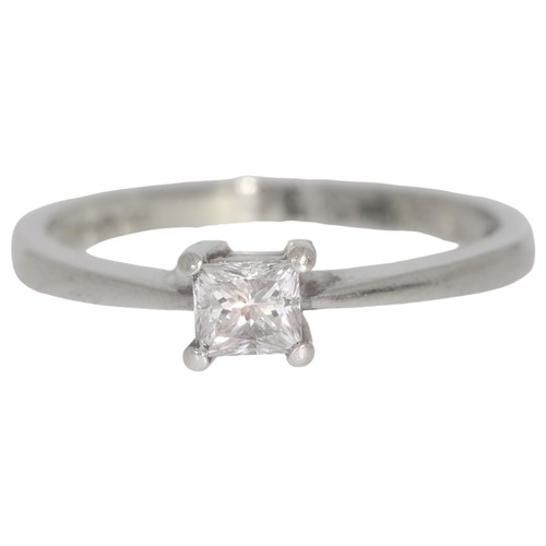 147 - Platinum diamond single-stone ring. Set with a brilliant cut diamond of 0.22ct calculated weight, as... 