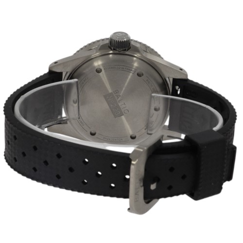 10 - Baltic AQUASCAPHE TITANIUM BLACK 

Case material: Titanium
Case weight: 55g
Case diameter: 41mm
Lug ... 