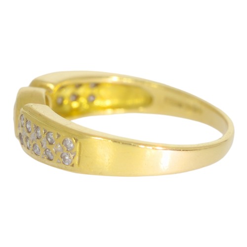 138 - 18ct yellow gold diamond single-stone ring, with diamond shoulders.  Set with a principle brilliant ... 