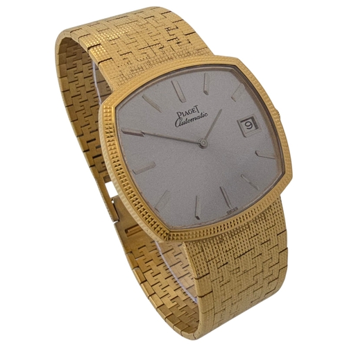 60 - Piaget Wristwatch 18K Yellow Gold case. Case width 33mm Reference 13401A4, Serial number 215519. Pia... 