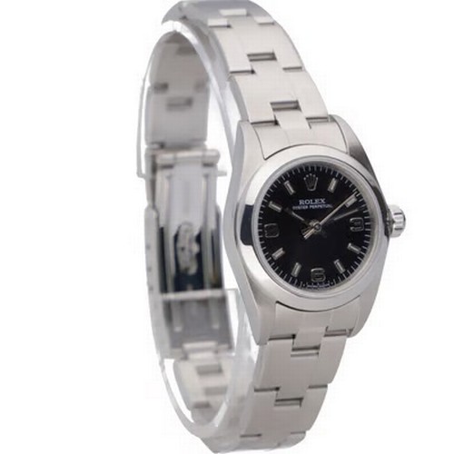 46 - A timeless ladies' Rolex Oyster Perpetual automatic wristwatch, reference 76080,
manufactured in 199... 