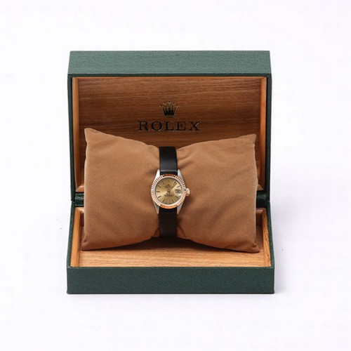 51 - A classic ladies' Rolex Datejust automatic wristwatch, reference 69173,
manufactured in 1988. This e... 