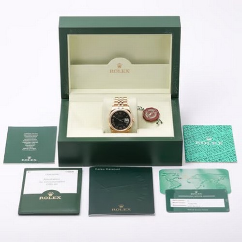 52 - A striking Rolex Datejust automatic wristwatch, reference 116208,
manufactured in 2004. This luxurio... 