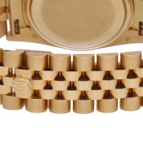 55 - A distinguished Rolex Datejust automatic wristwatch, reference 16018,
manufactured in 1986. This cla... 