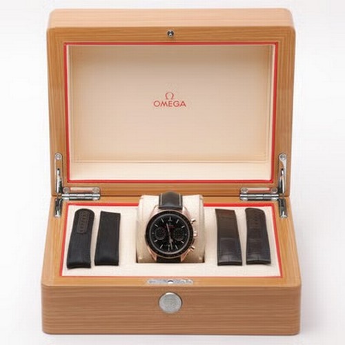 56 - A sophisticated and luxurious Omega Speedmaster Moonphase Chronograph Master Chronometer wristwatch,... 