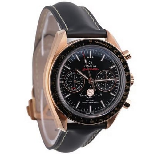 56 - A sophisticated and luxurious Omega Speedmaster Moonphase Chronograph Master Chronometer wristwatch,... 