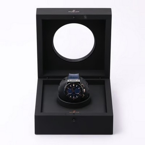 63 - A bold and modern Hublot Classic Fusion Chronograph wristwatch, reference 521.CO.7180.LR.HBI21,
manu... 