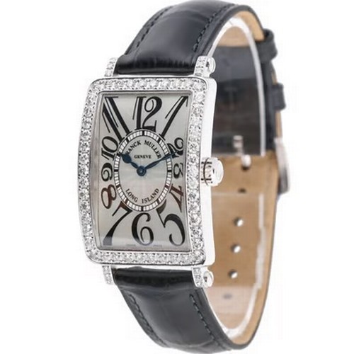 66 - A chic Franck Muller Ladies' Long Island wristwatch, reference 952 QZ DP,
manufactured in 2004. This... 