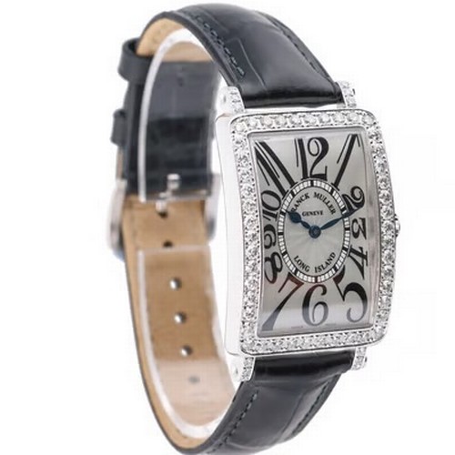 66 - A chic Franck Muller Ladies' Long Island wristwatch, reference 952 QZ DP,
manufactured in 2004. This... 