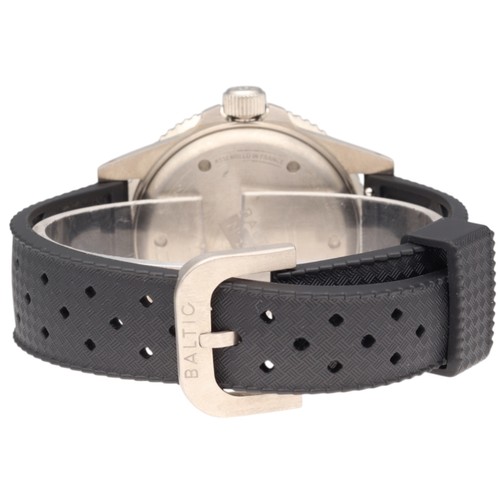 2 - Baltic Aquascaphe Titanium

A like-new Baltic Aquascaphe Titanium wristwatch, featuring a 41mm titan... 