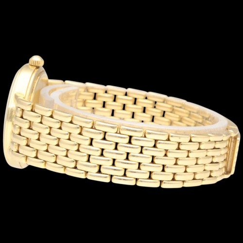 21 - Gucci Ref. 701 L – Solid 18ct Yellow Gold (42.85g)

Movement/Materials: Swiss Quartz / Substantial S... 