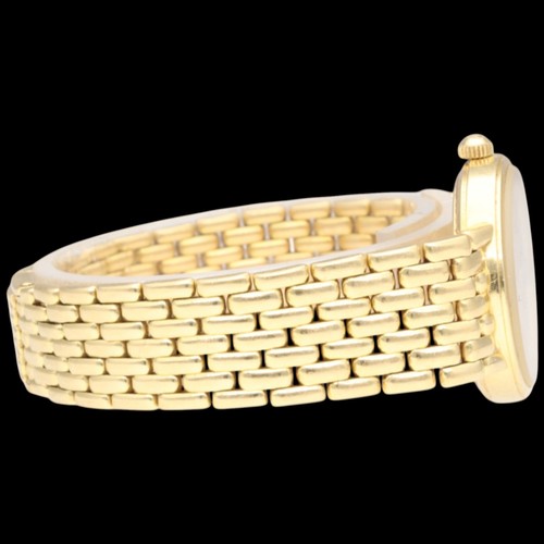 21 - Gucci Ref. 701 L – Solid 18ct Yellow Gold (42.85g)

Movement/Materials: Swiss Quartz / Substantial S... 