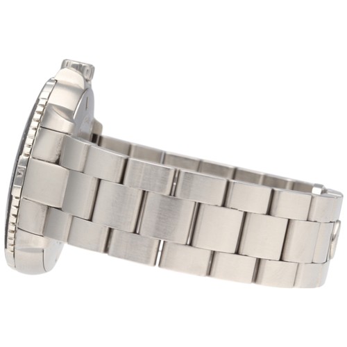 47 - Raymond Weil Tango wristwatch, reference 8260, featuring a 41mm stainless steel case and matching fi... 