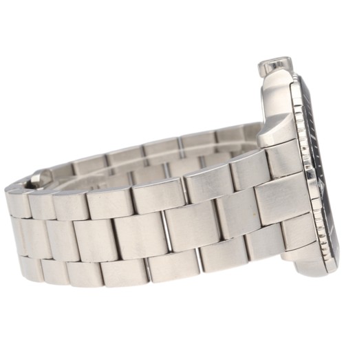 47 - Raymond Weil Tango wristwatch, reference 8260, featuring a 41mm stainless steel case and matching fi... 