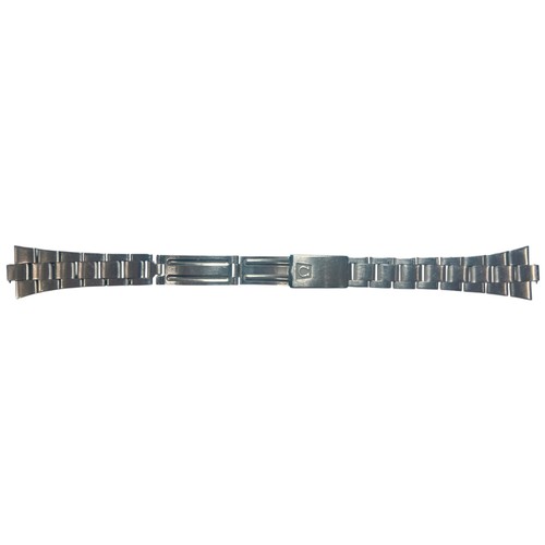 43 - A lady's Omega Genève Automatic wristwatch, reference 566.0075, dating to the early 1970s. The stain... 