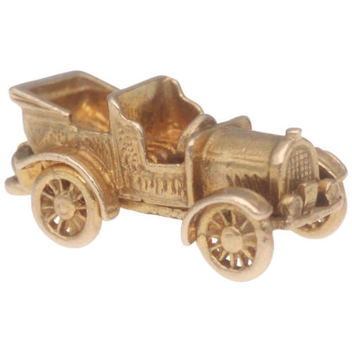 203 - 9ct Yellow Gold Old Style Car That Opens Weight 4.1 Grams