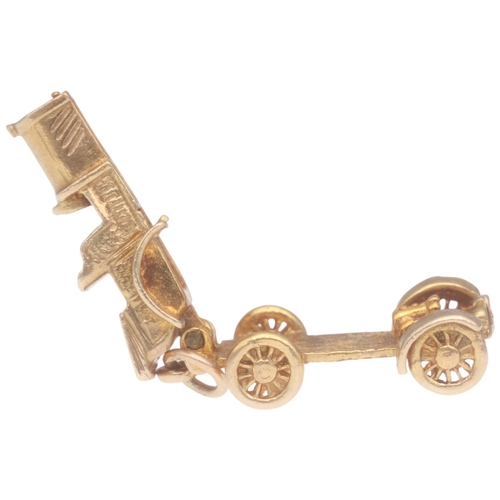 203 - 9ct Yellow Gold Old Style Car That Opens Weight 4.1 Grams